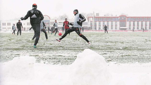 A Bayern München is megdolgozott a havazásban (forrás: bild.de)
