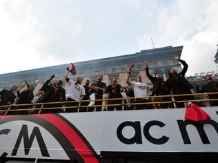 11 éve is hasonlóan ünnepeltek Milánóban (Fotó: AFP)