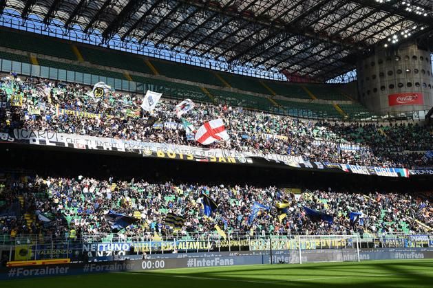 Az Inter szurkolótábora a nemrég szerződést hosszabbító Icardi ellen tüntetett (Fotó: AFP)