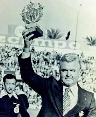 Szusza Ferenc a Betis vezetőedzőjeként (Forrás: FFT)