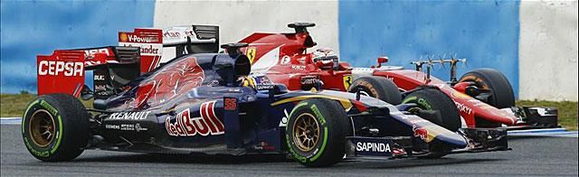 „Akciókép” keddről: Ferrari és Toro Rosso fej fej mellett
