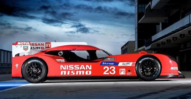 Amíg csend van, megmutatjuk: ezzel az orrmotoros autóval indul a Nissan a Le Mans-i 24 óráson. 
A Super Bowl alatt futó reklámban mutatták be az NBC tévécsatornán