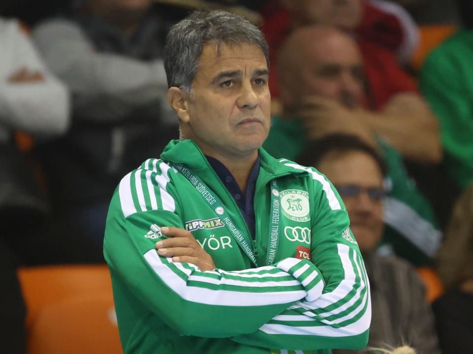 Az ETO vezetőedzője, Ambros Martín maximális koncentrációt és csapatjátékot vár a győriektől (Fotó: Török Attila)