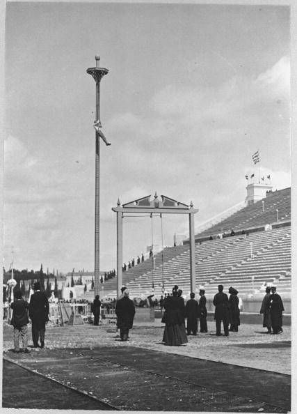 Kötélmászás az 1896-os athéni olimpián (Forrás: gymnastics.about.com)