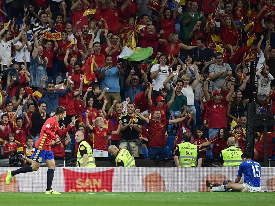A spanyolok az olasz válogatottat is maguk mögé utasítva jutottak ki a vb-re, amelyen visszaszereznék a trófeát (Fotó: AFP)