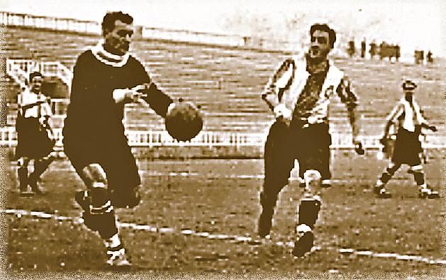 Platkó Ferenc 1923-ban, első barcelonai edzőmeccsén 
– hol volt már a bécsi kaland...