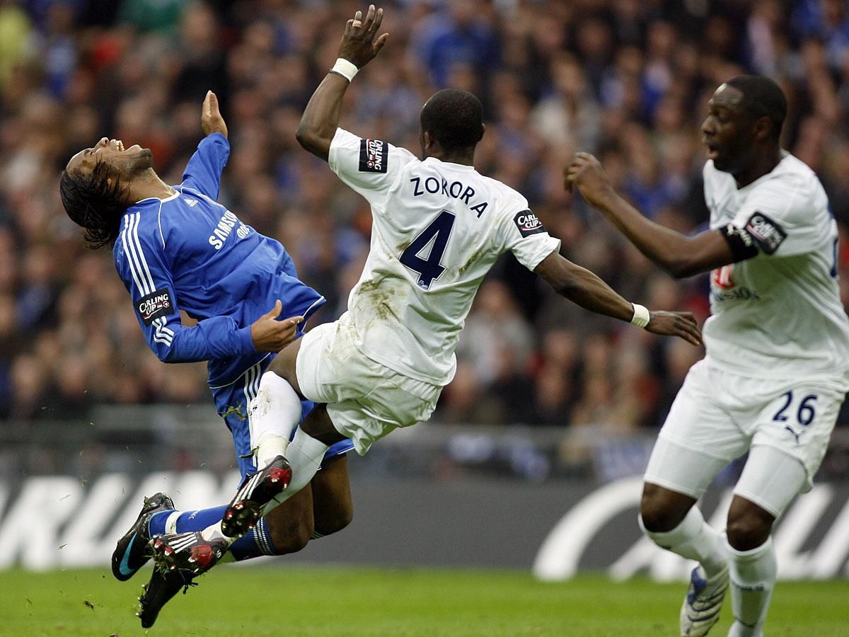 Drogba és Zokora anno a Premier League-ben... (Fotó AFP)