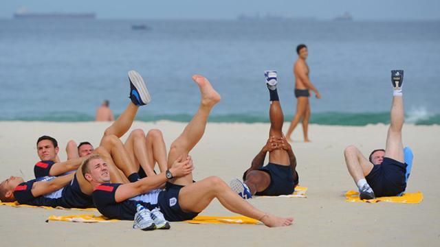 Laza tréning a Copacaban homokján (Fotók: The FA)