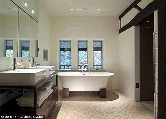 Elegáns fürdőszoba (Forrás: dailymail.co.uk)