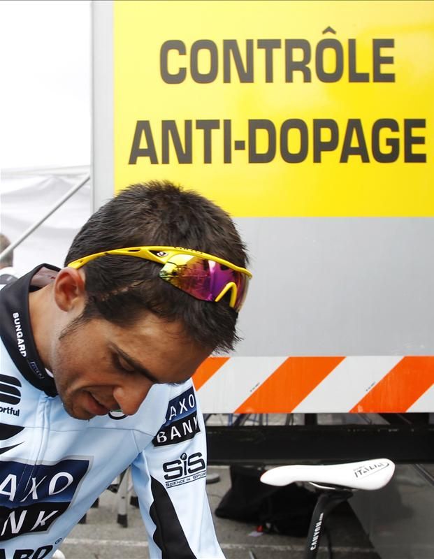 Contador doppingvizsgálaton (Fotó: Reuters)