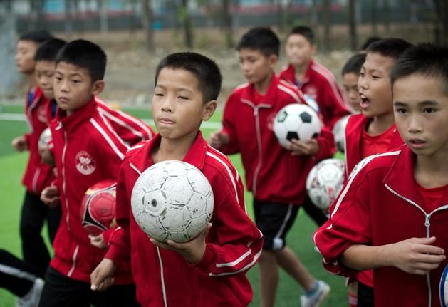 A Takou kolostorban 35 ezren tanulnak, és 1500 gyerek iratkozott fel a futballképzésre (Fotó: AFP/Nicolas Asfouri)