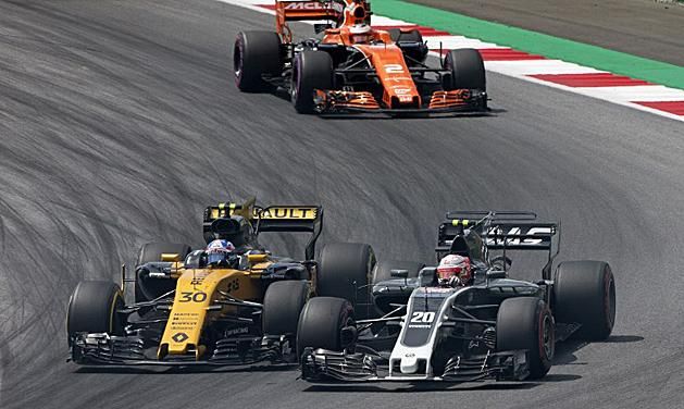 A Haas és a Renault szoros versenyt vív a középmezőnyben (Fotó: AFP)