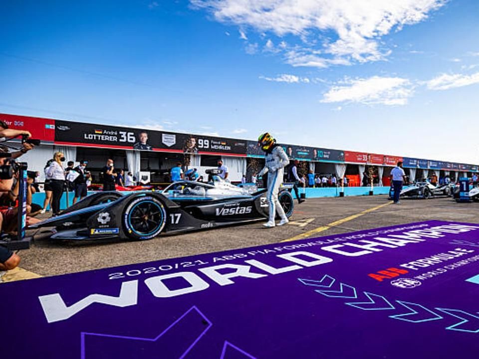 Nyck de Vries és a Mercedes nyerte mindkét vb-címet a Formula–E-ben (Fotó: DPPI)