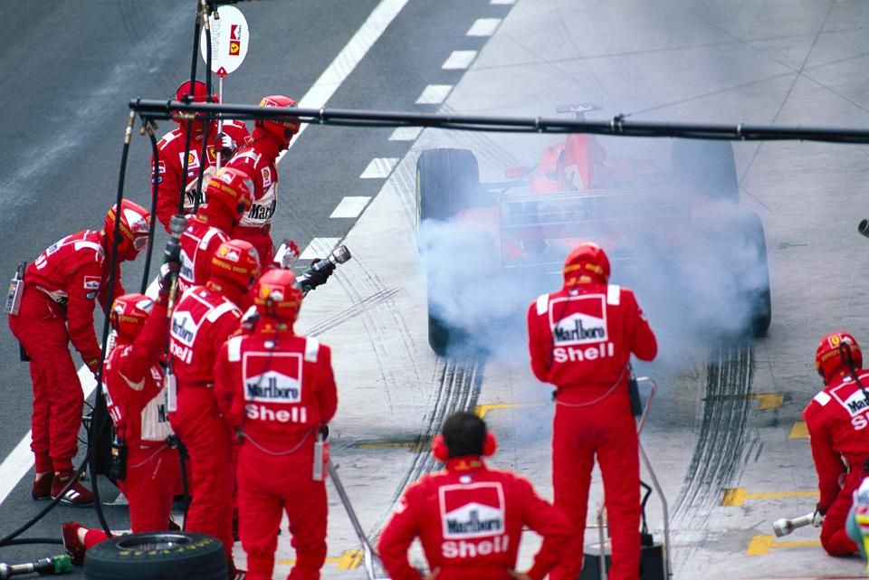 Michael Schumacher 1998-ban háromszor tankolt a Magyar Nagydíjon, így a pályán nem is kellett előznie a győzelemhez (FOTÓ: IMAGO IMAGES)