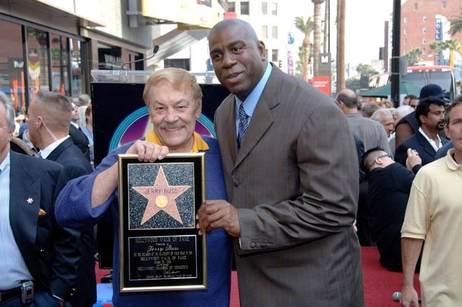 Jerry Buss, Magic Johnson és a csillag a Hollywood Boulevar-on (Forrás: Marca)