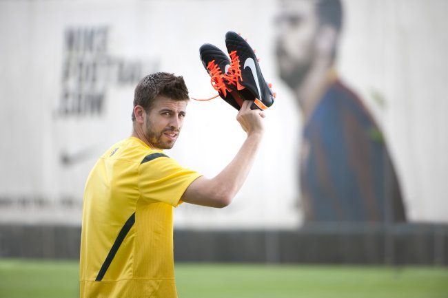 Piqué is letesztelte (Fotó: whoateallthepies.tv)