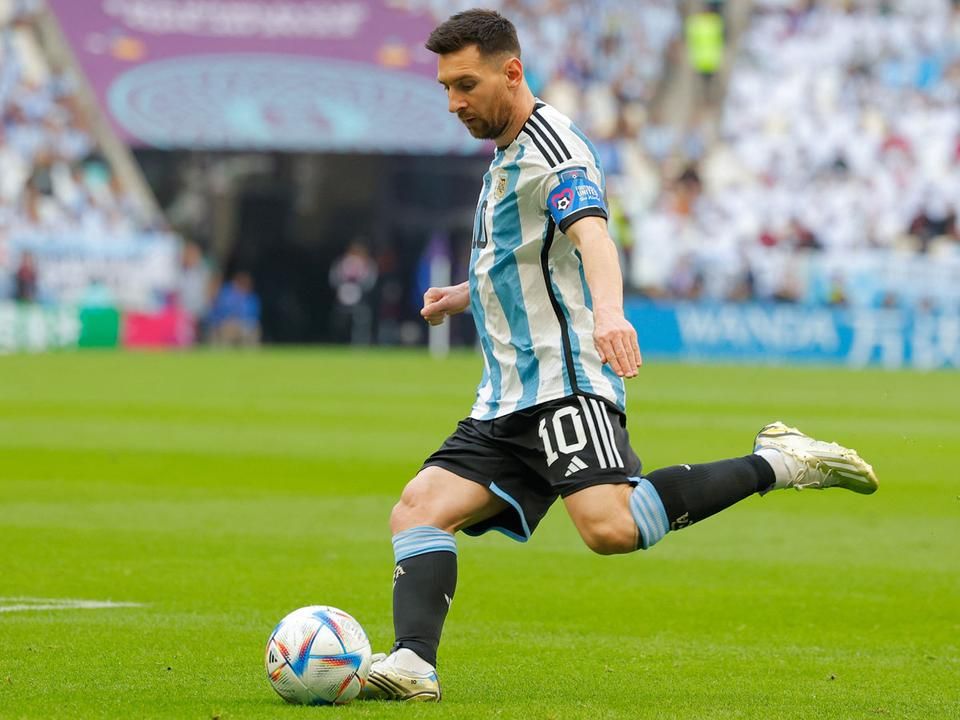 Messi tizenegyesből szerzett góljával még vezettek az argentinok (Fotó: AFP)