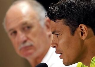 Scolari és Thiago Silva (Fotó: Reuters)