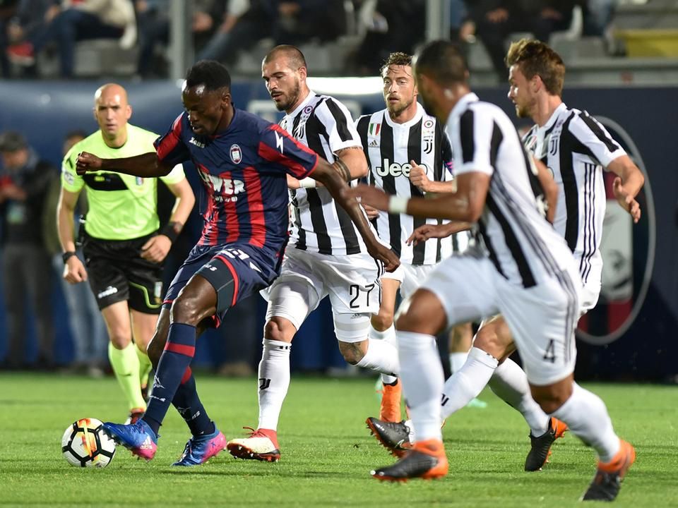 Simy pazar góllal keserítette a Juventust (Fotó: AFP)