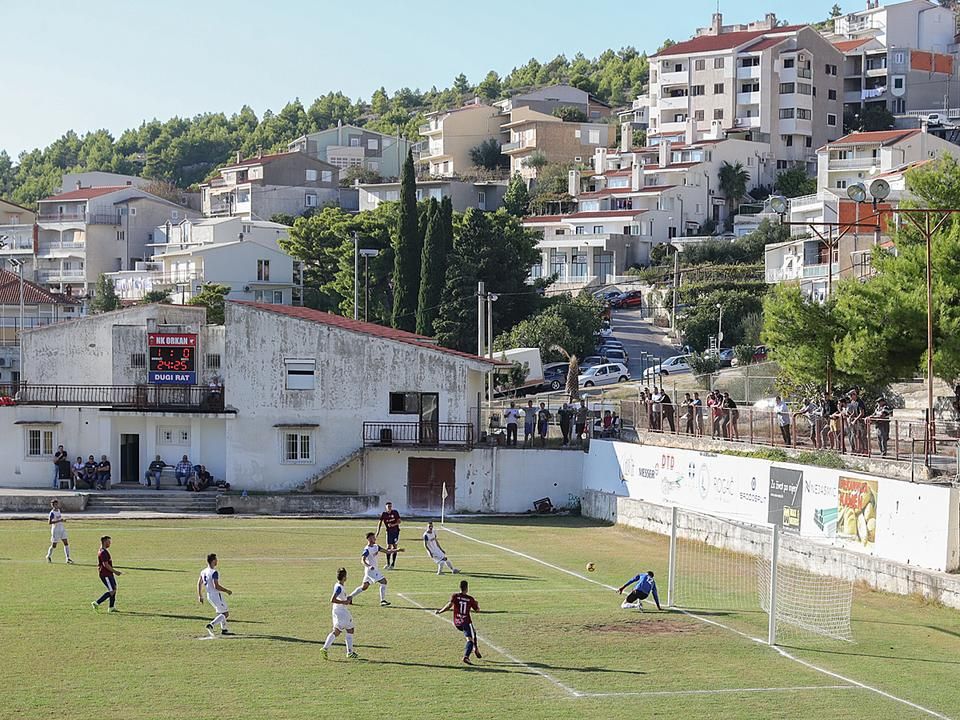 Langyos derbi az Adriai-tenger partján – a vb-ezüst az alacsonyabb osztályú futballt nem váltotta meg (Fotó: Dömötör Csaba)