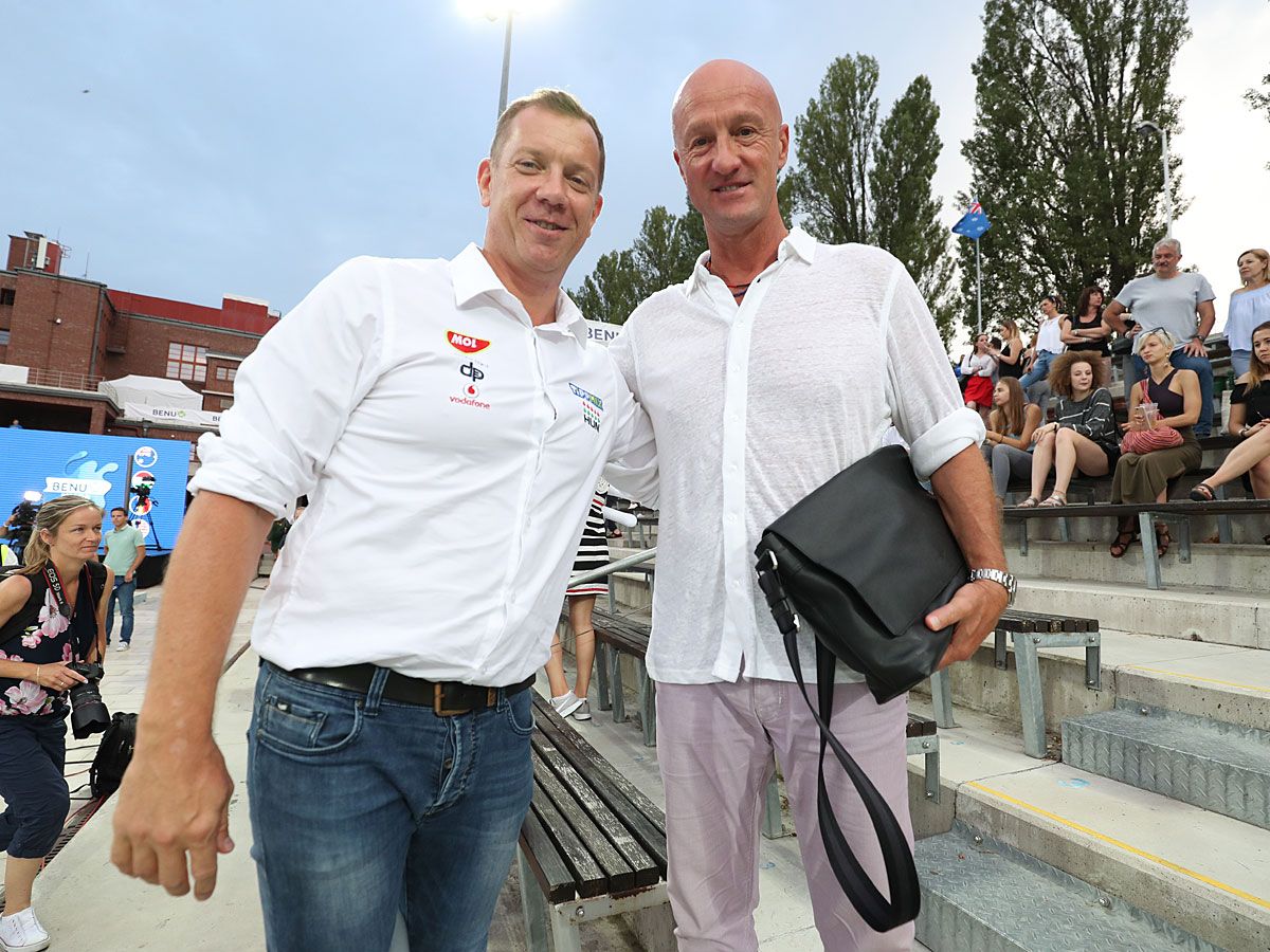 Märcz Tamás baráti hívására a magyar futballválogatott új szövetségi kapitánya, Marco Rossi is kilátogatott a mérkőzésre (Fotó: Tumbász Hédi)
