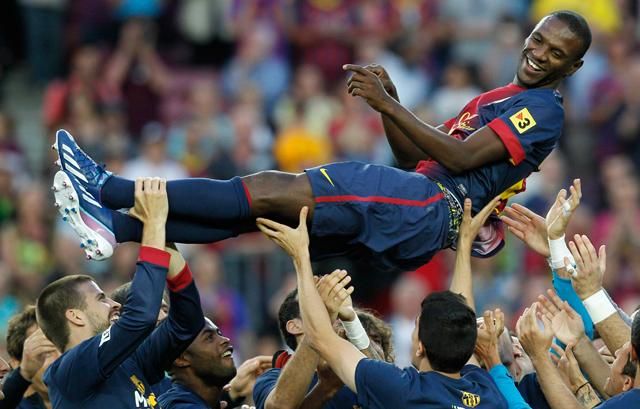 Éric Abidal hat szezonon át erősítette a Barcelonát (Fotó: Reuters)