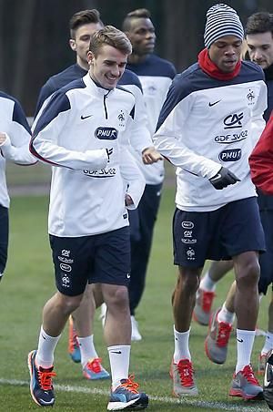 Antoine Griezmann, jobbra Loic Rémy (Fotó: Reuters)