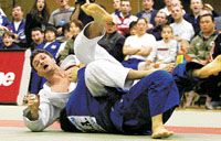 Kovács Antal (felül) nemcsak az olimpiai versenyre, a megnyitóra is készül Kovács Antal (felül) nemcsak az olimpiai versenyre, a megnyitóra is készül