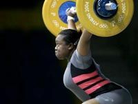 Nem kell hozzá sportolónak lenni, hogy Maria Jesika Dalounál több súlyt emeljünk fel, de ne becsüljük le a teljesítményét (fotók: Reuters)