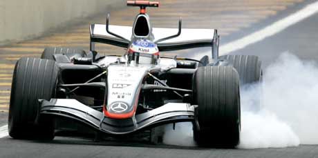 Räikkönen az idômérôn már az elsô méterekben elszalasztotta a rajtelsôség megszerzését, a McLaren három verseny után szorult ki a pole-ból