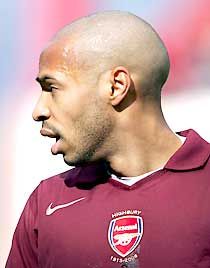 Thierry Henry többször is kijelentette, ha az Arsenal az ôsszel nem lesz BL-résztvevô, távozik a csapattól