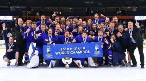 A svédek először ünnepelhettek U18-as világbajnoki címet Fotó: Steve Kingsman/IIHF