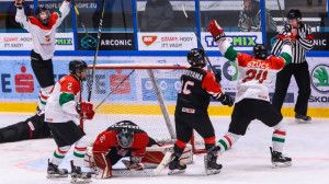 Minden jó ha a vége jó: a japánok legyőzésével bronzérmes az U18-as válogatott a fehérvári vb-n Fotó: Soós Attila/IIHF