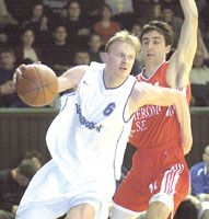 Zvonimir Ridlre (világos mezben) a tavalyi Court Side-táborban figyeltek fel a debreceniek