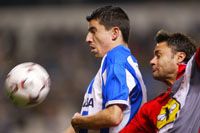 Roy Makaay (balra), a leendô spanyol gólkirály nagyon kelendô, többek között a Bayern is szívesen látná