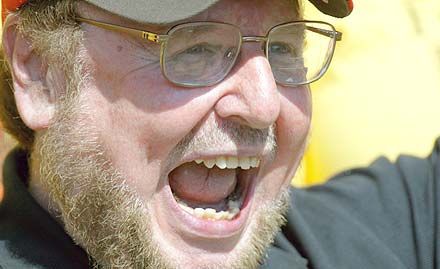 Malcolm Glazer a Tampa Bay Buccaneers amerikaifutball-csapatát már a csúcsra vezette, most az MU-val szeretné megtenni ezt &#8211; csak nagyobb ellenszélben