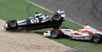 Ralf Schumacher autója a levegôben &#8211; a Williams német pilótája ezúttal sem szerzett pontot