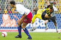 A Dortmund bajnoki reményei egyre inkább úgy elszállnak, mint Sebastian Kehl (jobbra) a Westfalen-stadionban