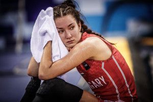 Angyal Barbara a bronzmeccs után Forrás: FIBA