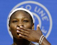 Egyesek szerint nem a világelsô Serena Williams dobálja majd a puszikat két hét múlva