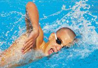 Cseh László a záró napon fél óra leforgása alatt két érmet szerzett, 400 vegyesen az elsô lett, a vegyes váltóval a harmadik helyen végzett