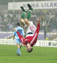 Egy pillanat alatt fejre állt a világ a Megyeri úton – Gera Zoltán mesterhármast ért el (Fotó: M. Németh Péter)