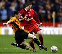 Harry Kewell (jobbra) 1999, valamint 2001 után harmadszor lett Óceánia legjobbja, és ezzel befogta az örökrangsorban Wynton Rufert