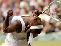 Serena Williams óriási csatában csikarta ki a továbbjutást &#8211; szombaton egymás után harmadszor lehet Wimbledon királynôje