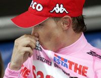 Damiano Cunego tartotta a tempót