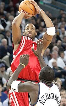 Tracy McGrady 23 pontot jegyzett