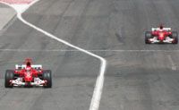 Ausztrália és Bahrein után Spanyolországban is kettôs gyôzelmet ünnepelt a Ferrari-istálló