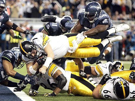 Ben Roethlisberger, a Steelers irányítója februárban touchdownt ért el a Super Bowlon, az idei szezon viszont nélküle kezdôdik majd el