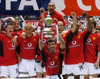 Az FA-kupa története során legtöbbször a Manchester United játékosai emelhették magasba a gyôztesnek járó trófeát &#8211; legutóbb is ôk örültek