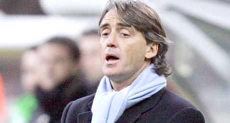 Roberto Mancini edzôként még nyeretlen egykori csapata, a Lazio ellen, és ha ez a hét végén sem változik, a milánói gárda lépéshátrányba kerül a második helyért zajló harcban